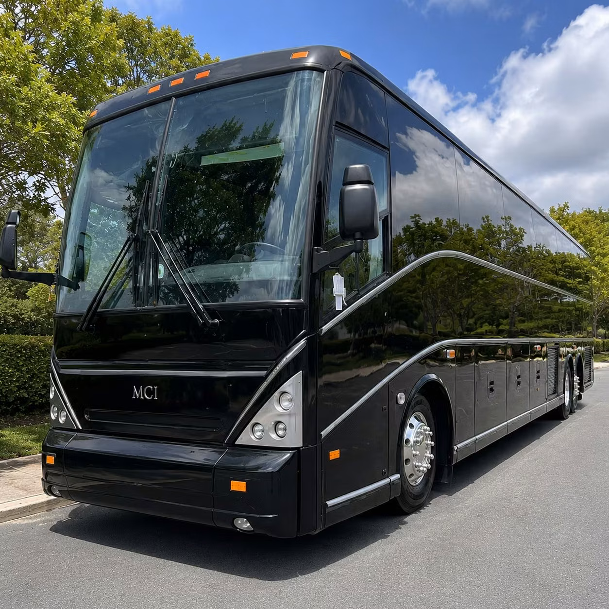 airport shuttle bus rentals in gilbert for executive and group travel
